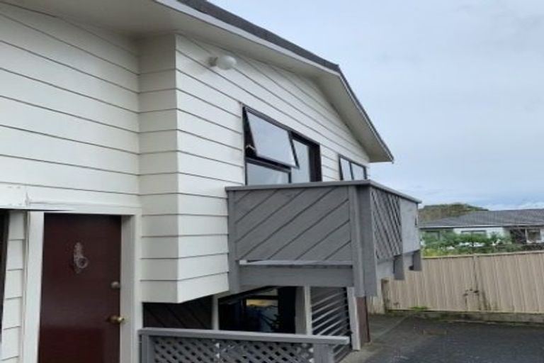 Photo of property in 4/18a Neal Avenue, Glenfield, Auckland, 0629