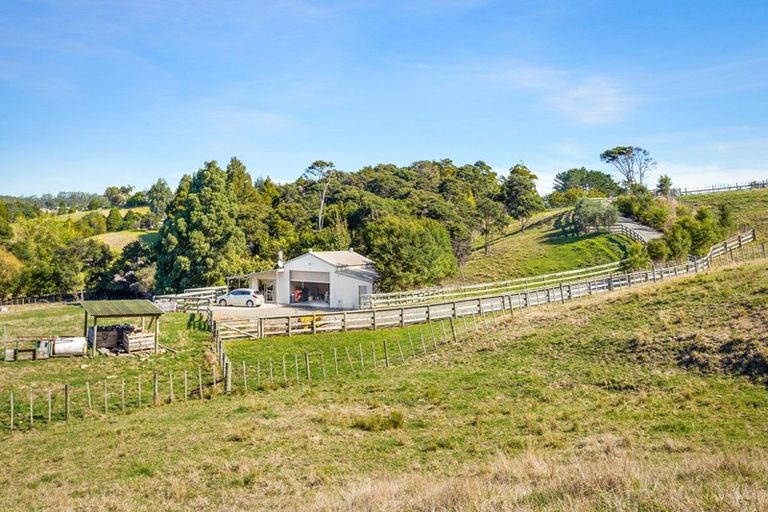 Photo of property in 290 Taylor Road, Waimauku, 0882