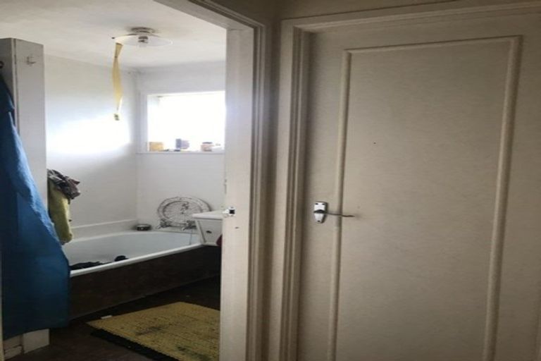 Photo of property in 2/99 Panama Road, Mount Wellington, Auckland, 1062