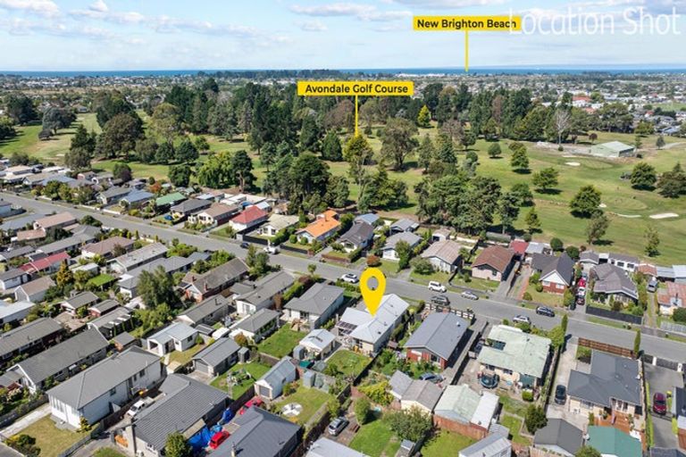 Photo of property in 15 Waratah Street, Avondale, Christchurch, 8061