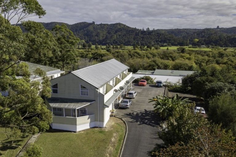 Photo of property in 10 Station Road, Kawakawa, 0210