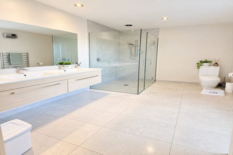 Photo of property in 82 Mcmahon Drive, Aidanfield, Christchurch, 8025