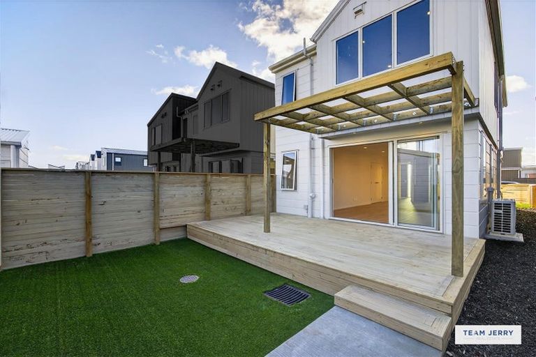 Photo of property in 30 Corporal Street, Papakura, 2110