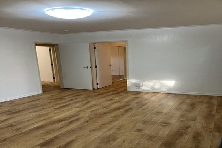 Photo of property in 2/29 Danbury Drive, Torbay, Auckland, 0630