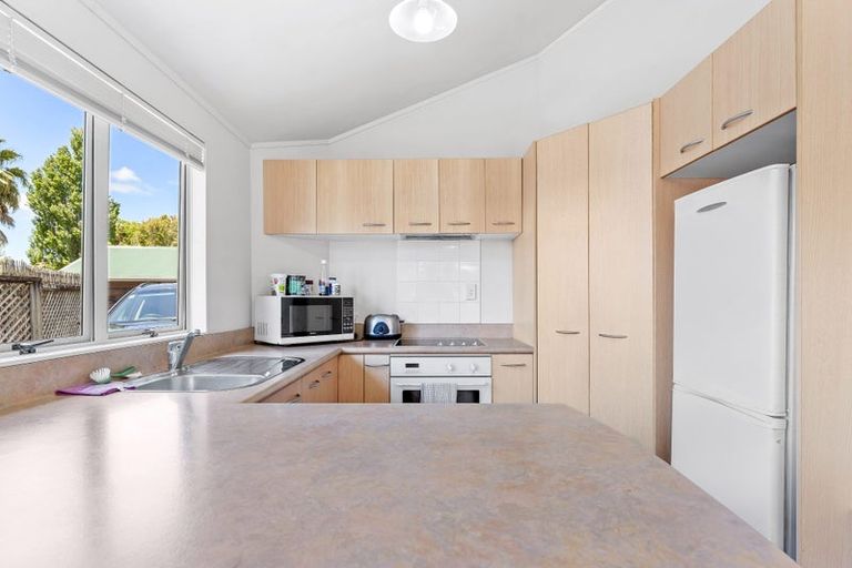 Photo of property in 2/372 Whangaparaoa Road, Stanmore Bay, Whangaparaoa, 0932