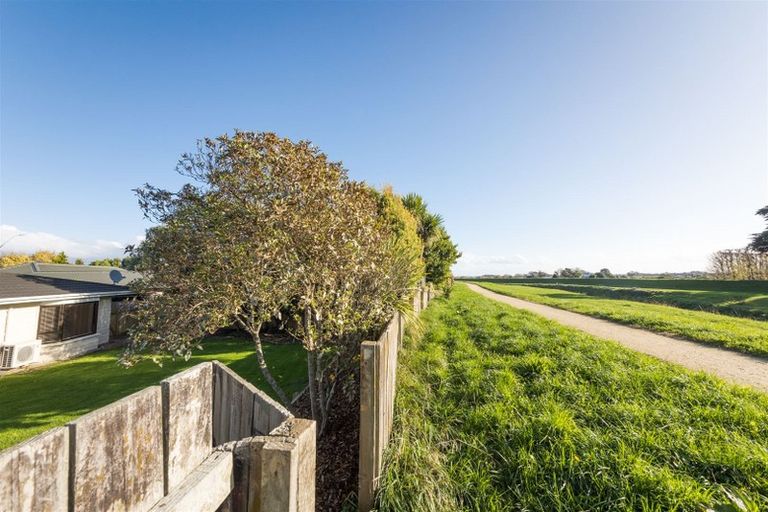 Photo of property in 130 John F Kennedy Drive, Milson, Palmerston North, 4414