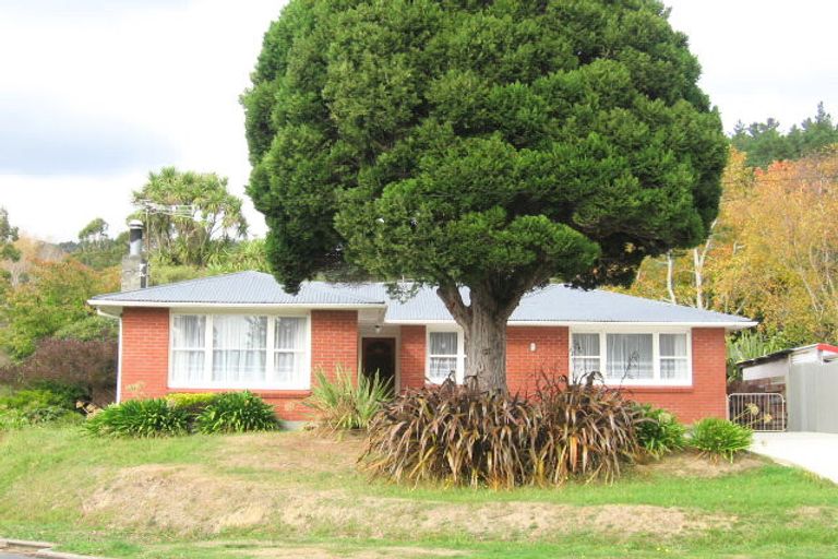 Photo of property in 12 Forest Road, Pinehaven, Upper Hutt, 5019