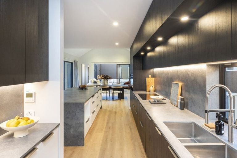 Photo of property in 184 Weston Road, St Albans, Christchurch, 8052