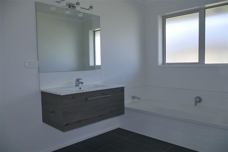 Photo of property in 16 Dunstan Avenue, Tikipunga, Whangarei, 0112