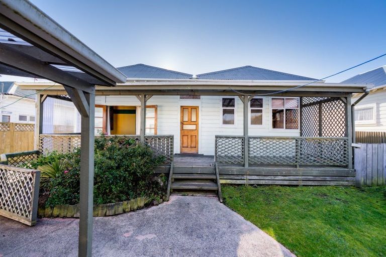 Photo of property in 25 Kirkcaldy Street, South Dunedin, Dunedin, 9012