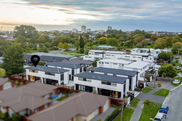 Photo of property in 4/32 Heywood Terrace, Richmond, Christchurch, 8013