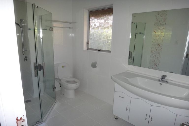 Photo of property in 31 Sequoia Place, Sunnynook, Auckland, 0620