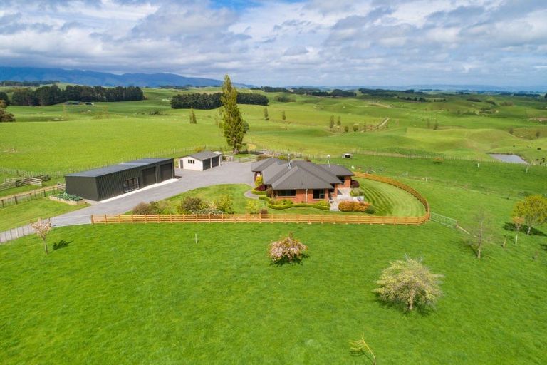 Photo of property in 158 Finnis Road, Pohangina, Feilding, 4775