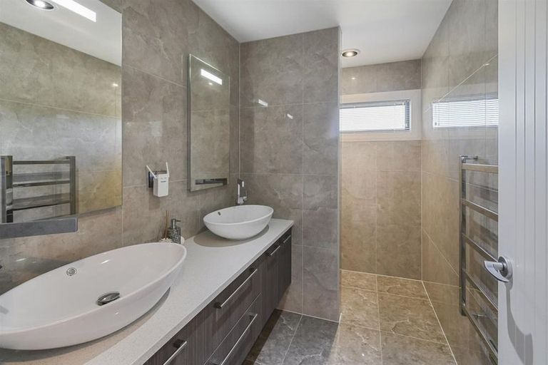 Photo of property in 21 Imperial Place, Flat Bush, Auckland, 2019