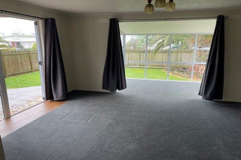 Photo of property in 42 Tiraumea Drive, Pakuranga, Auckland, 2010