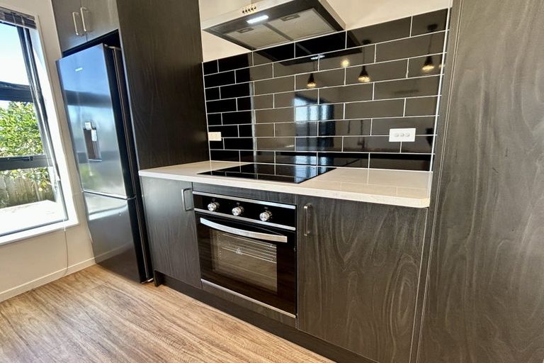 Photo of property in 78d Lincoln Park Avenue, Massey, Auckland, 0614