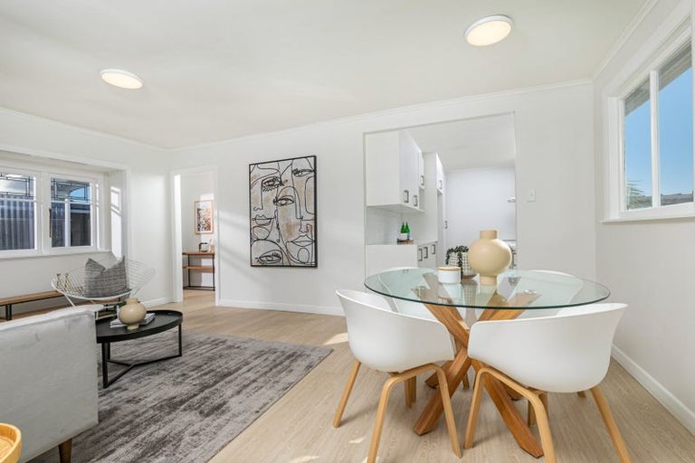 Photo of property in 117 Te Atatu Road, Te Atatu South, Auckland, 0610