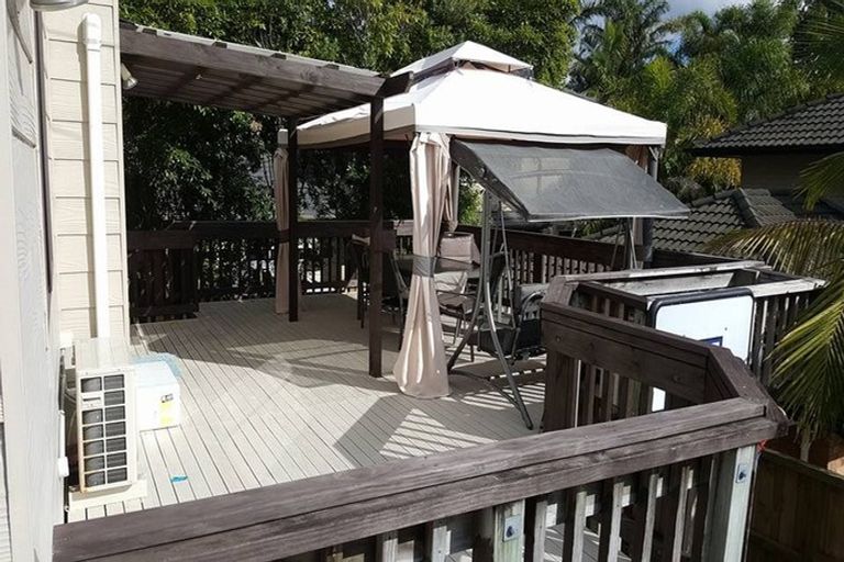 Photo of property in 774 East Coast Road, Oteha, Auckland, 0630