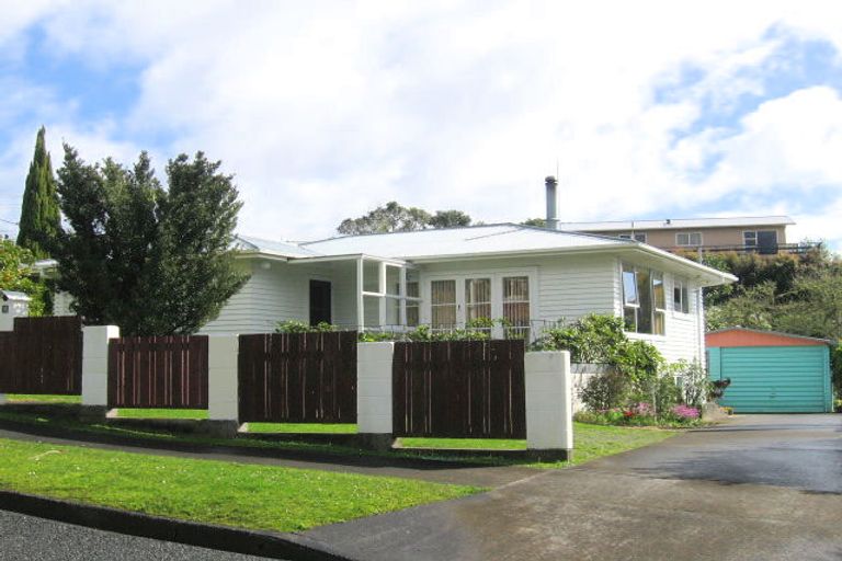 Photo of property in 10 Hilltop Avenue, Morningside, Whangarei, 0110