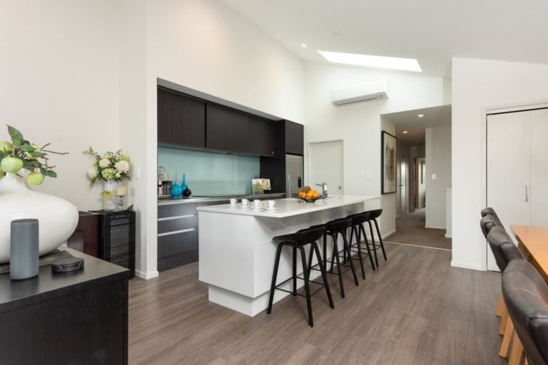 Photo of property in 173 Marine Parade, Mount Maunganui, 3116