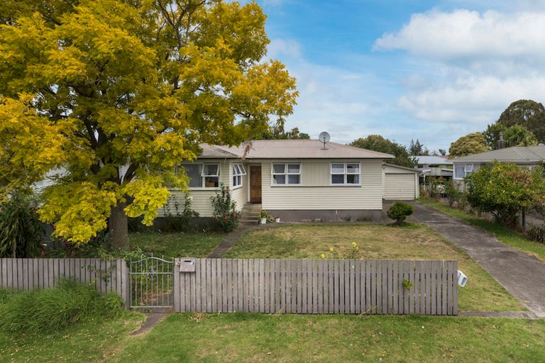Photo of property in 17 Addington Avenue, Manurewa, Auckland, 2102