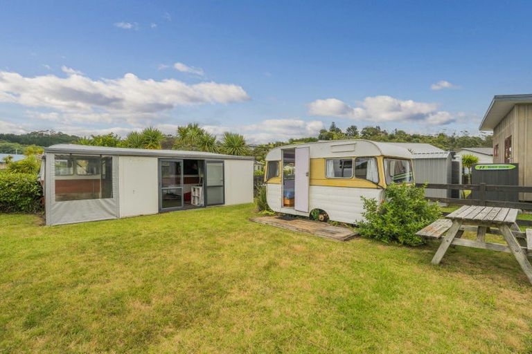 Photo of property in 27 Motukorure Parade, Cooks Beach, Whitianga, 3591