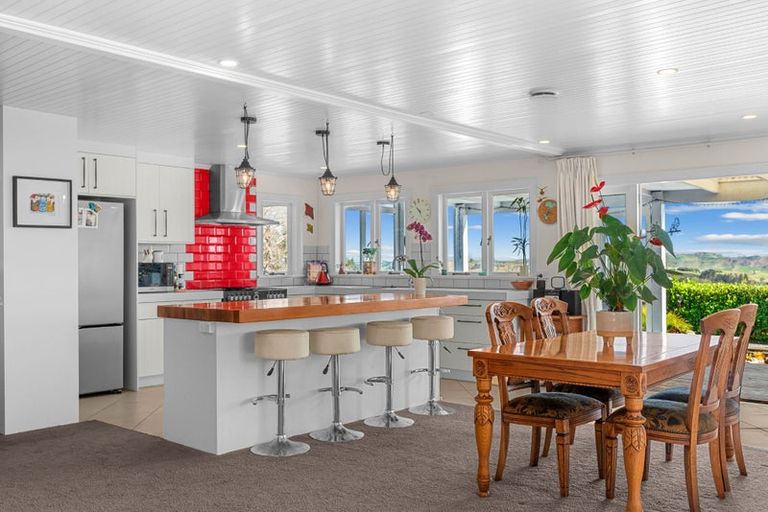 Photo of property in 956 Oneriri Road, Kaiwaka, 0573