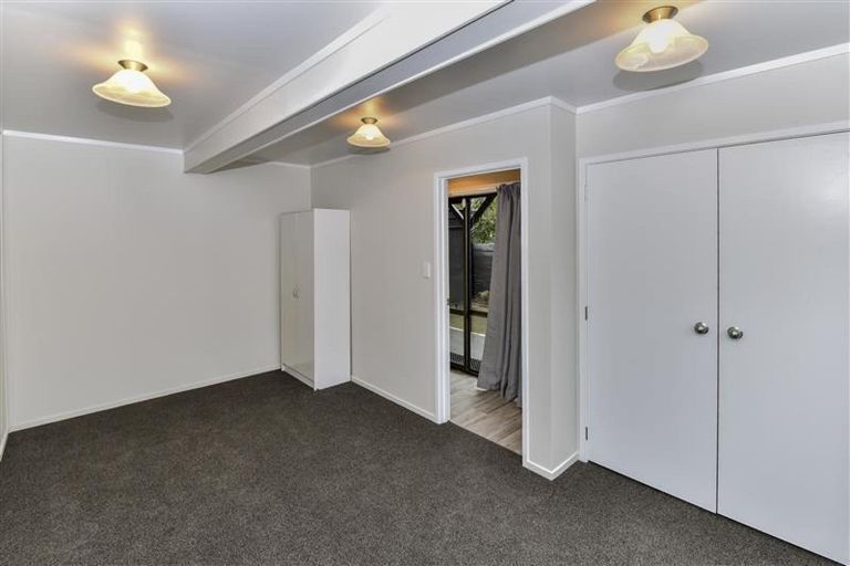 Photo of property in 4 Kopara Place, Clendon Park, Auckland, 2103