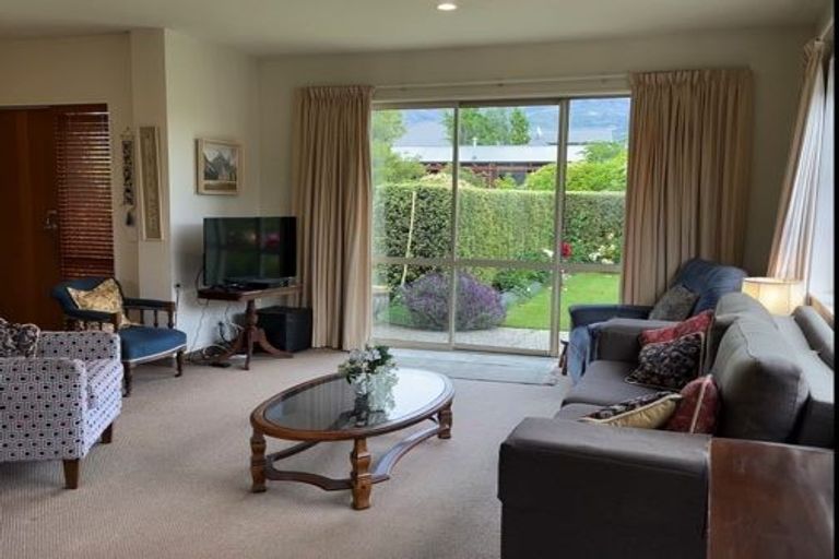 Photo of property in 17 Perrow Street, Wanaka, 9305