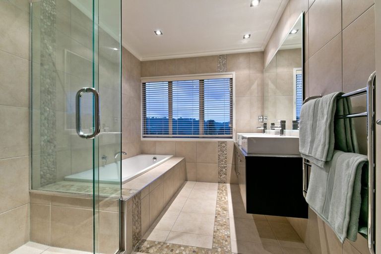 Photo of property in 12 Thomas Hunter Lane, Greenhithe, Auckland, 0632