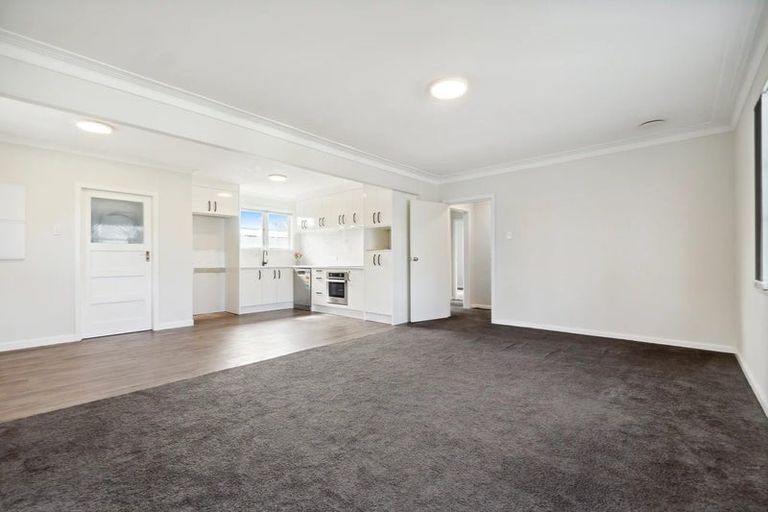 Photo of property in 42 Churchill Avenue, Manurewa, Auckland, 2102