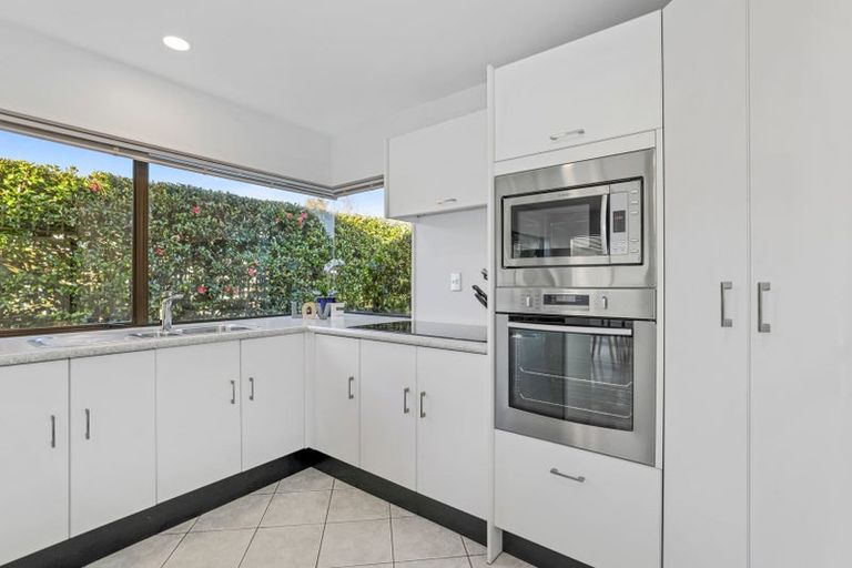 Photo of property in 2/77 Harvey Street, Waipahihi, Taupo, 3330