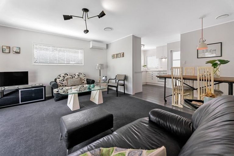 Photo of property in 2/2 Patons Road, Howick, Auckland, 2014