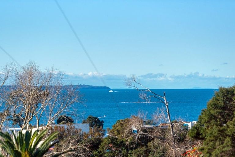 Photo of property in 2/1 Argyle Road, Browns Bay, Auckland, 0630