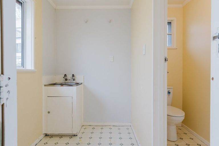 Photo of property in 5 Panako Place, Awapuni, Palmerston North, 4412