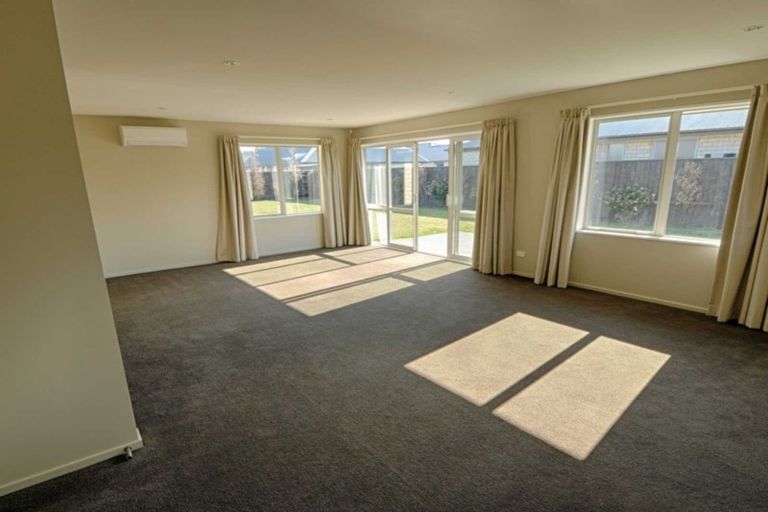 Photo of property in 11 Chestnut Place, Rangiora, 7400