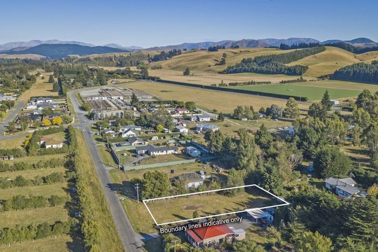 Photo of property in 10 Station Road, Coalgate, 7673