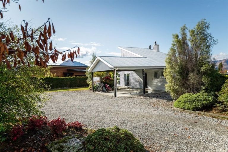 Photo of property in 34 Frye Crescent, Albert Town, Wanaka, 9305