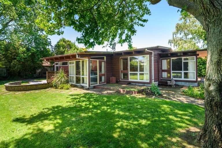 Photo of property in 27 East Street, Terrace End, Palmerston North, 4410
