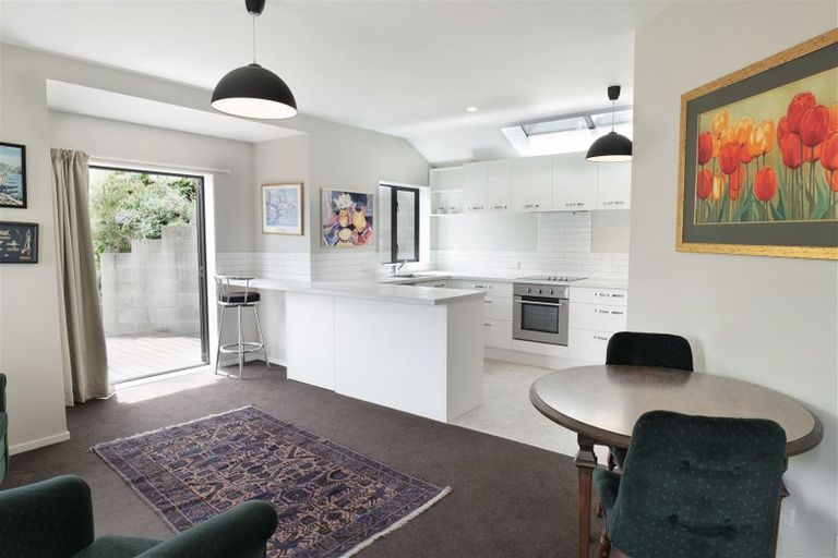 Photo of property in 30 Gilmour Terrace, Lyttelton, 8082