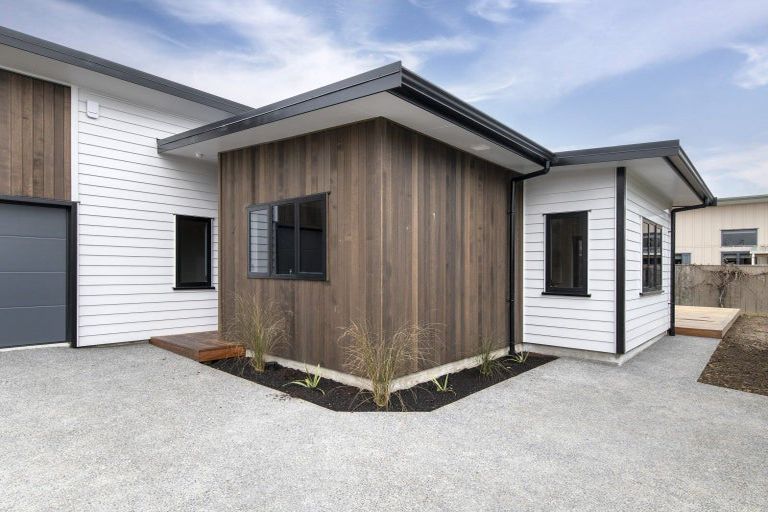 Photo of property in 10a Queenwood Road, Levin, 5510