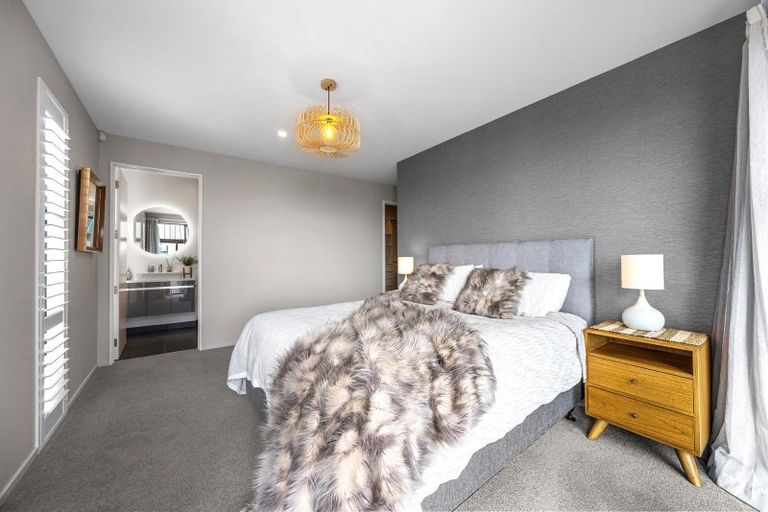 Photo of property in 8 Parkridge Place, Mount Pleasant, Christchurch, 8081