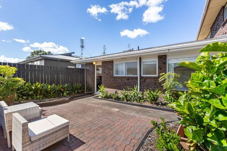 Photo of property in 1/83 Centreway Road, Orewa, 0931