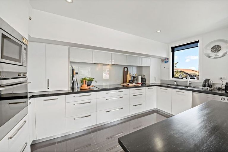 Photo of property in 1/58 The Parade, Bucklands Beach, Auckland, 2012