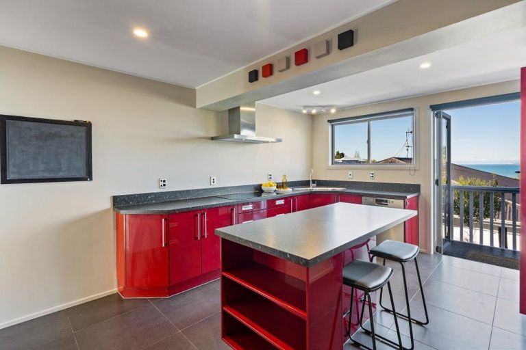Photo of property in 6 Fitzroy Road, Bluff Hill, Napier, 4110