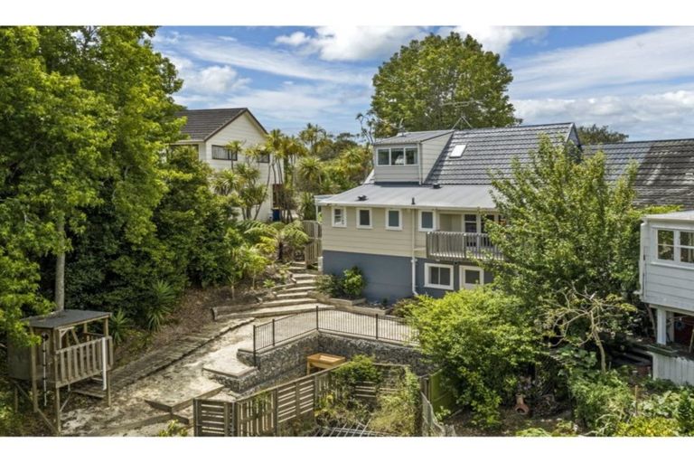 Photo of property in 1/5 Scarlock Avenue, Browns Bay, Auckland, 0630