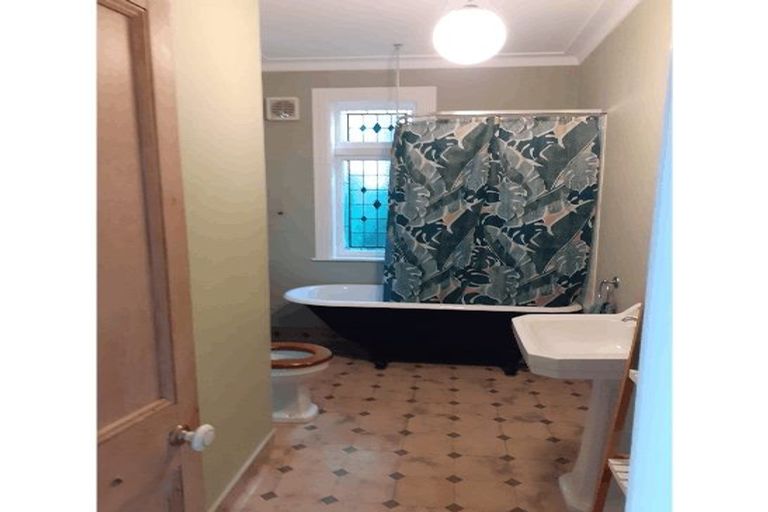 Photo of property in 2 Torless Terrace, Thorndon, Wellington, 6011