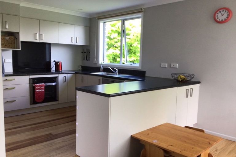 Photo of property in 24 Golfers Drive, Balclutha, 9230