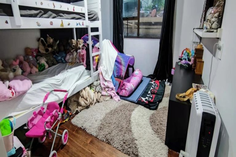 Photo of property in 50 Woodhouse Avenue, Karori, Wellington, 6012