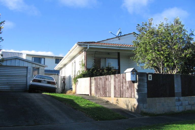 Photo of property in 2 Pluto Place, Milson, Palmerston North, 4414